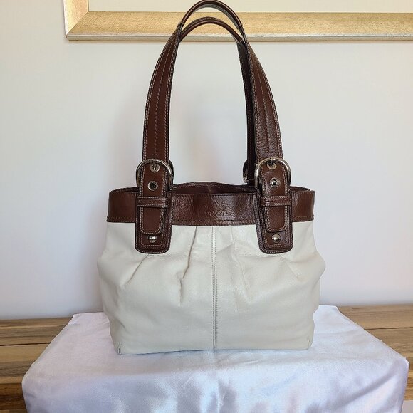 Mint Condition Y2K COACH Soho Pleated White and Brown (Full Grain) Leather Bag - Picture 2 of 14